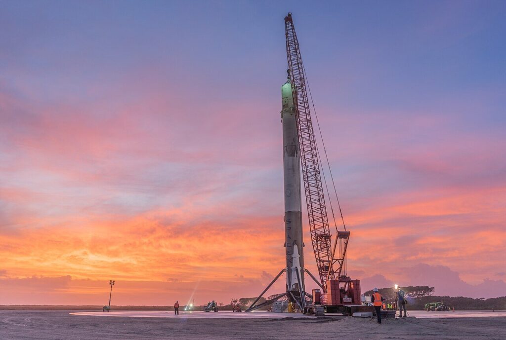 SpaceX coraz mniej chce kontraktów NASA i armii USA